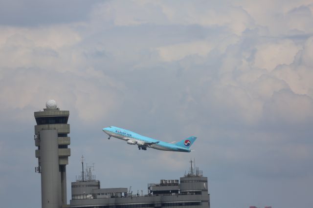 Boeing 747-400 (HL7473)