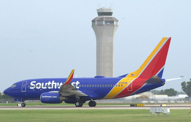 Boeing 737-700 (N709SW)