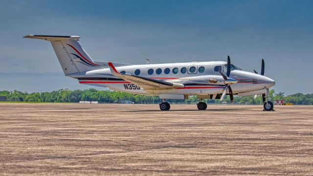 Beechcraft Super King Air 350 (N350TG)