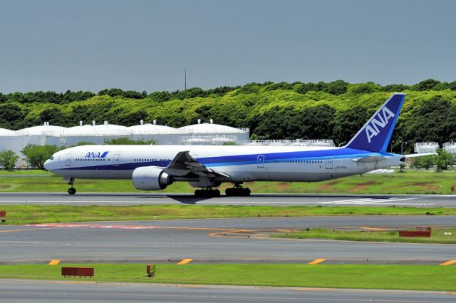 BOEING 777-300 (JA779A) - 2014