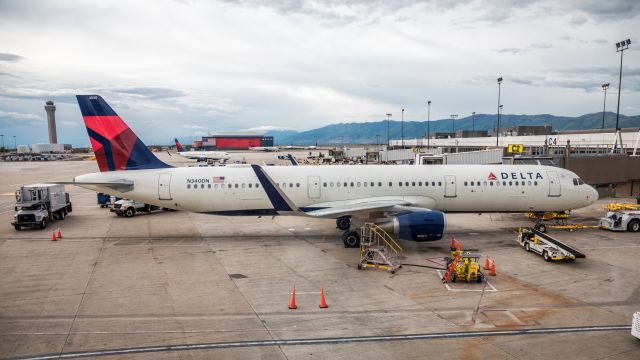 Airbus A321 (N340DN)