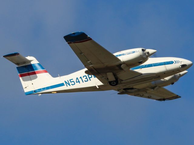 Piper PA-44 Seminole (N5413P)