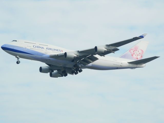 Boeing 747-400 (B-18208) - CHINA AIRLINES