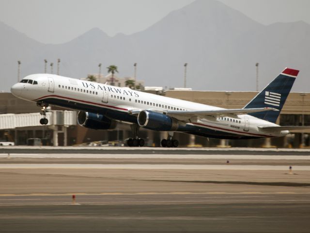 Airbus A320 (N904AW) - A very hot day at Phoenix, AZ.