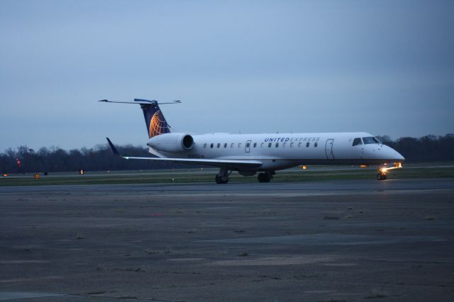 Embraer ERJ-145 (N14153)