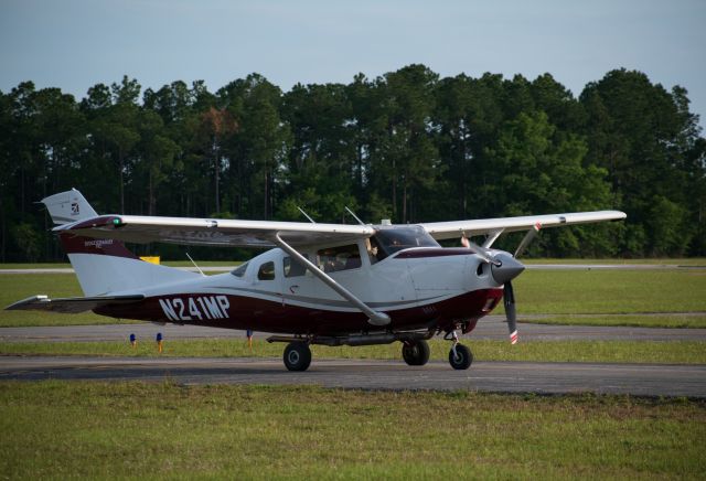 Cessna 206 Stationair (N241MP)