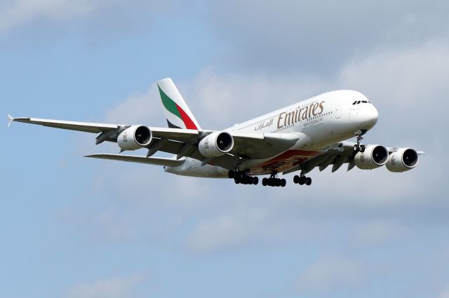 Airbus A380-800 (A6-EUV) - 'Emirates 237 Super' inbound to 22L