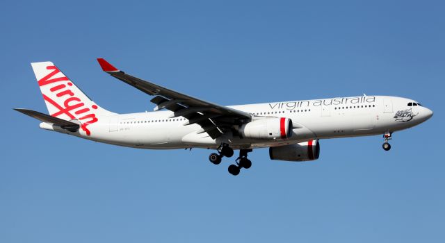 Airbus A330-200 (VH-XFG) -  Terrigal Beach On Final To 16R