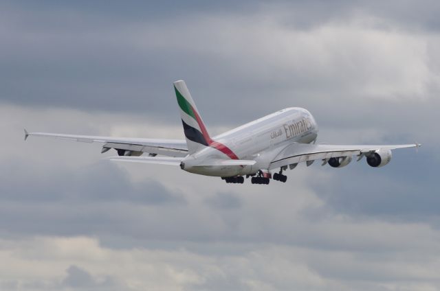 Airbus A380-800 (A6-EDD)