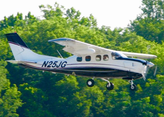 Cessna Centurion (N25JG) - At Downtown Shreveport. 