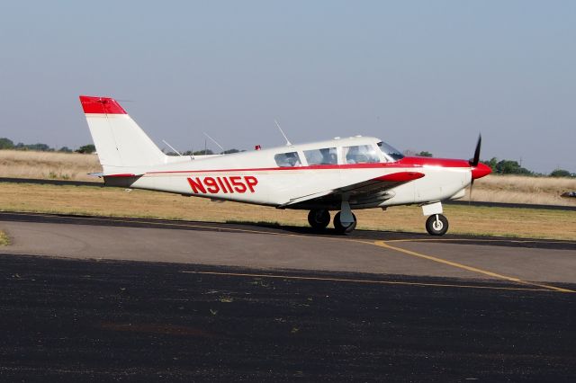 Piper PA-24 Comanche (N9115P)