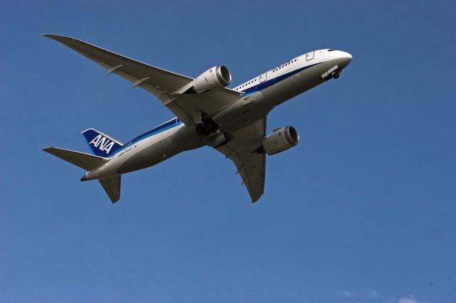 N787EX — - Boeing 787 ZA002 lifts off from Boeing Field to start another day of flight tests.  To track the flights, BOE2 as the tail number.