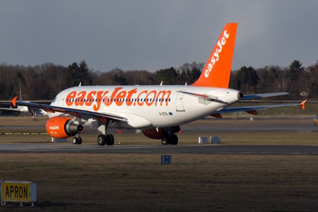 Airbus A319 (G-EZIL)
