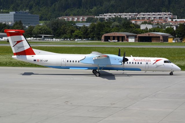 de Havilland Dash 8-400 (OE-LGF)