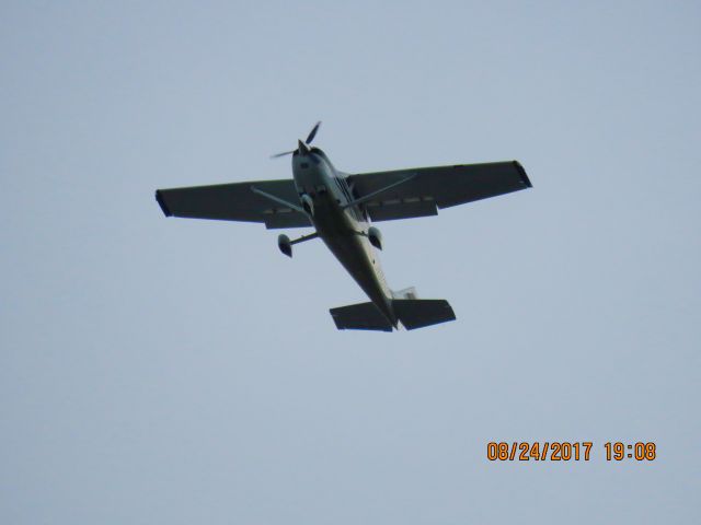 Cessna Skylane (N90HP)