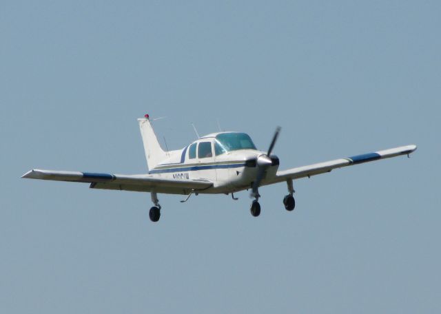 Beechcraft 19 Sport (N1961W) - Landing at the Shreveport Downtown airport.