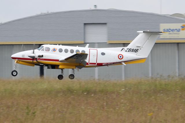 Beechcraft Super King Air 200 (F-ZBMB) - BENGA9A