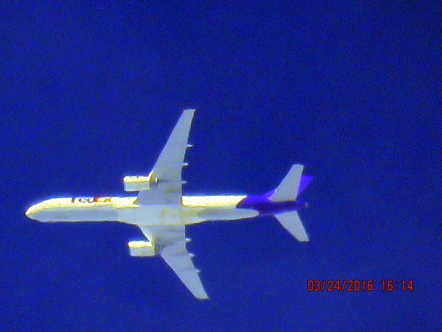 Boeing 757-200 (N927FD)