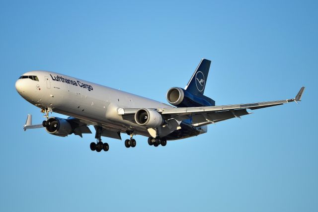 Boeing MD-11 (D-ALCA)