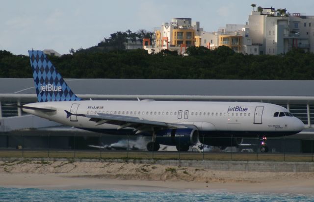 Airbus A320 (N649JB)