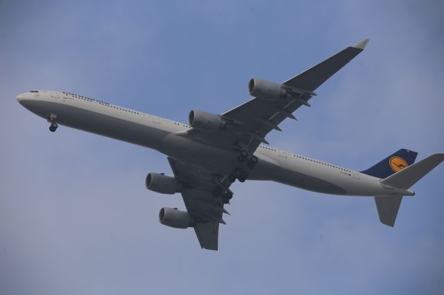 Airbus A340-600 (D-AIHC)