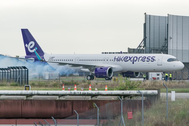 Airbus A321neo (F-WWSK) - New A321N for Hong Kong Express serial number 12044 to fly with final registration B-KKJ, first start of the aircraft's engines