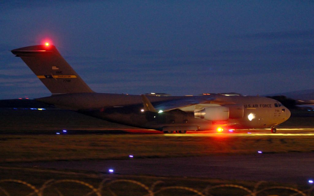 07-7181 — - usaf charleston c-17a 07-7181 arriving in shannon tonight 7/7/16.