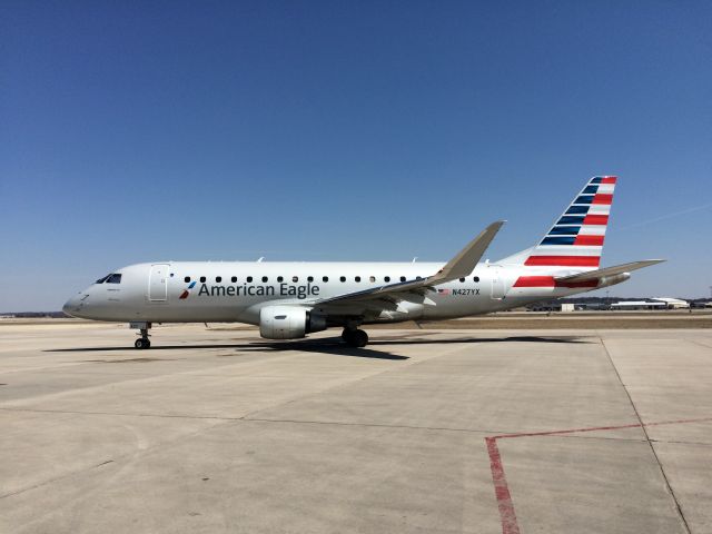 Embraer 170/175 (N427YX) - "Brickyard 4250" heading for ORD