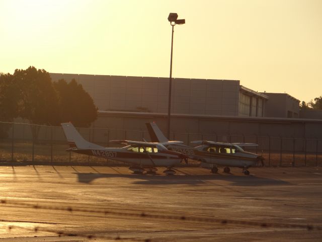 Cessna Skylane (N42807) - No edits, just a beautiful sunset at SJC.