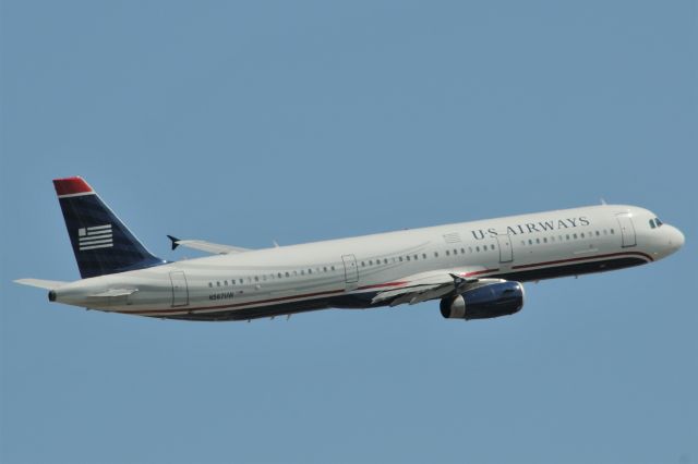 Airbus A321 (N567UW)