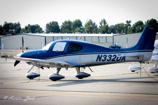 Cirrus SR-22 (N332DA)