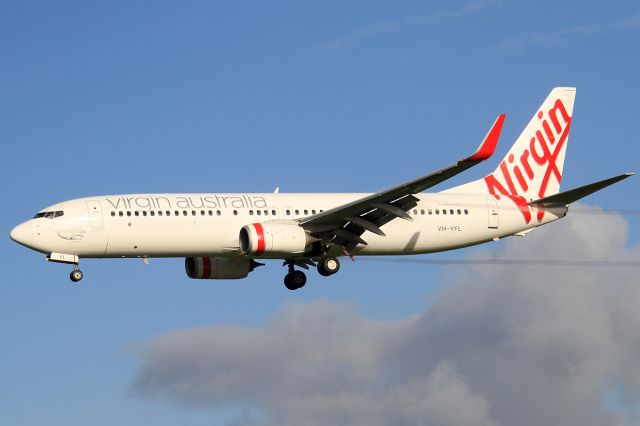 Boeing 737-800 (VH-YFL)