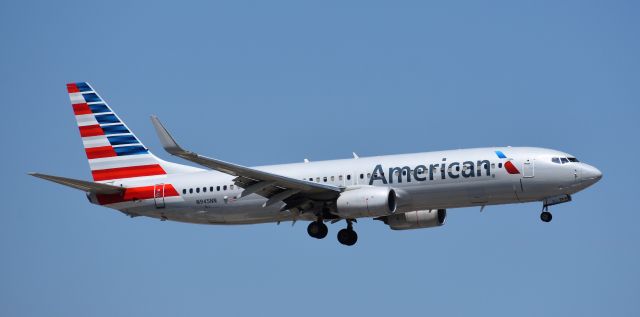 Boeing 737-800 (N945NN) - From my first ORD spotting trip, 5/7/18.