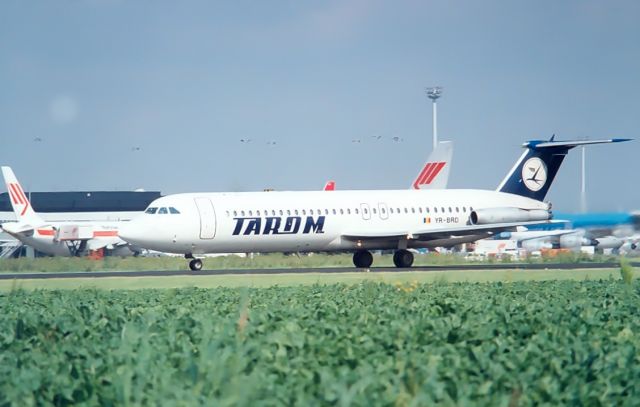 YR-BRD — - TAROM BAC1-11 561RC cn404 Archief 1990