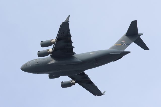 Boeing Globemaster III (N77171) - USAF 77171 - C17 - slipping into JFK, final approach over Long Island this morning (2/23/14) and was not on the Flight Aware flight listing.  Why not - security?  Thanks and Enjoy!