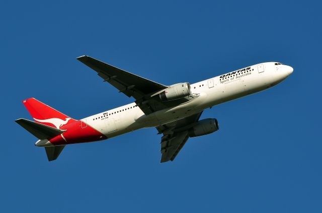 BOEING 767-300 (VH-ZXB)