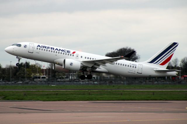 Airbus A220-300 (F-HZUS) - Airborne off rwy 27R on 1-Apr-23 operating flight AFR1281 to LFPG.