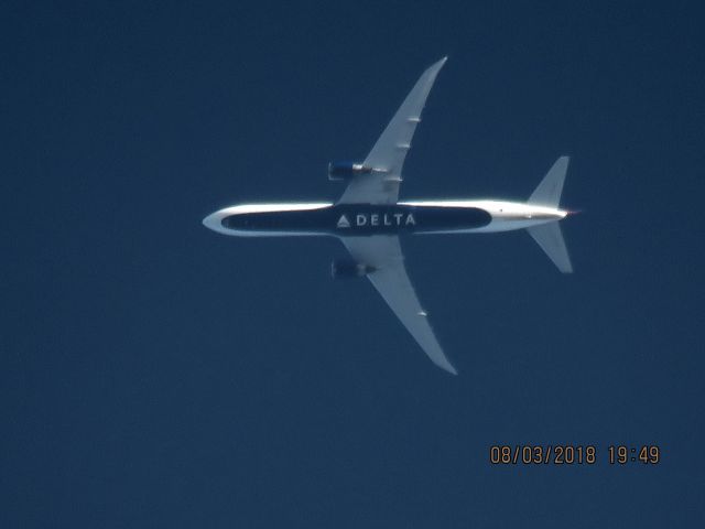 BOEING 767-400 (N835MH)