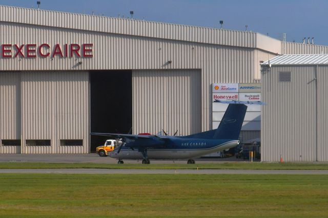 de Havilland Dash 8-100 (C-GCFK) - Nav Canada De Havilland Canada DHC-8-102 Dash 8 C-GCFK in Montréal 