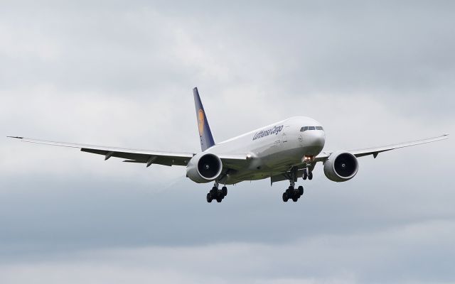 Boeing 777-200 (D-ALFC) - lufthansa cargo b777-fbt d-alfc about to land at shannon from jfk 27/8/17.