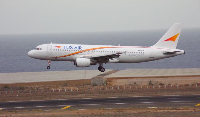 Airbus A320 (5B-DDN)