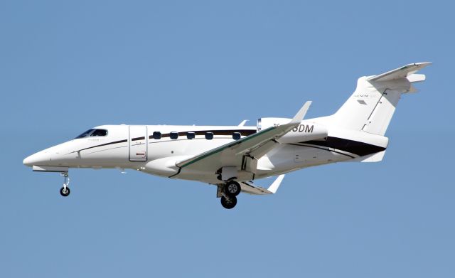 Embraer Phenom 300 (N523DM)