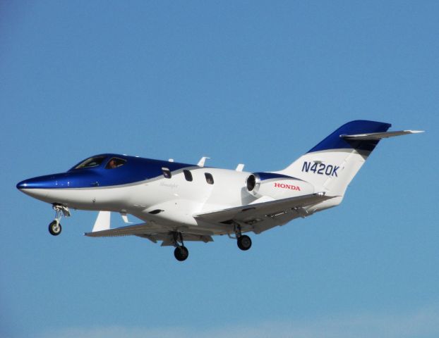 Honda HondaJet (N420KA) - Landing RWY 30