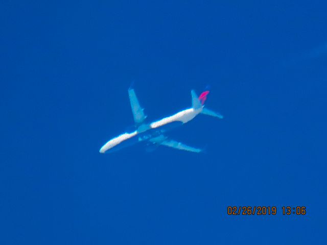 Boeing 737-900 (N837DN)