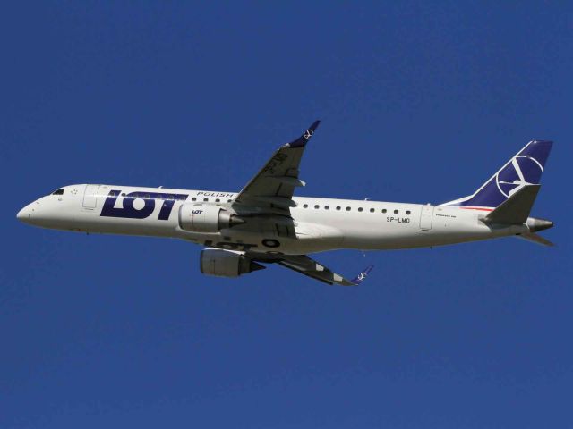 Embraer ERJ-190 (SP-LMD)