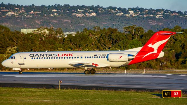 Fokker 100 (VH-NHQ)