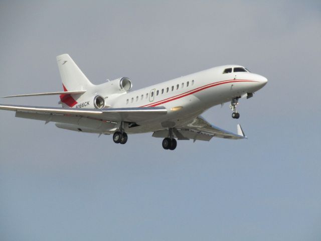 Dassault Falcon 7X (N166CK) - Landing RWY 20R