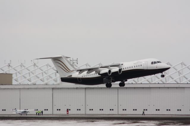 Avro Avroliner (RJ-85) (C-GSUI)