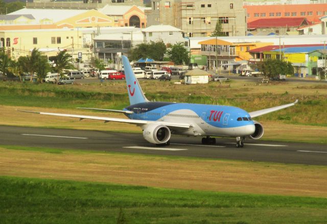 Boeing 787-8 (G-TUII)