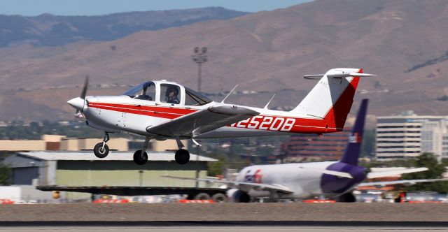 Piper Tomahawk (N2520B) - A Piper PA-38 Tomahawk (N2520B) climbs away from 16L.